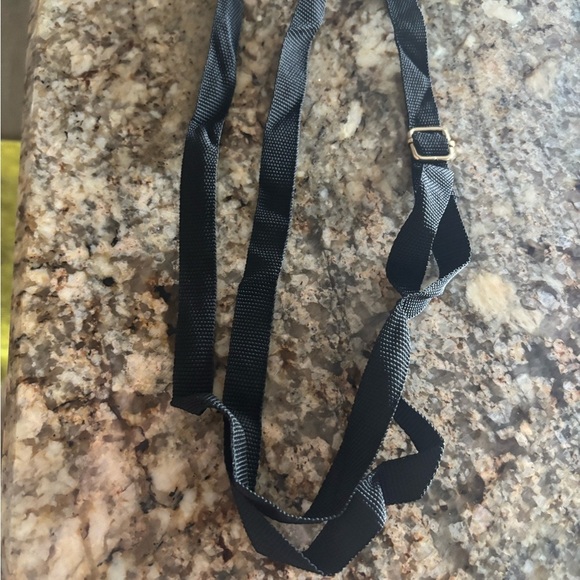 BNWOT TRADITIONAL MEXICAN Floral Embroidered Black Bag - Picture 2 of 5